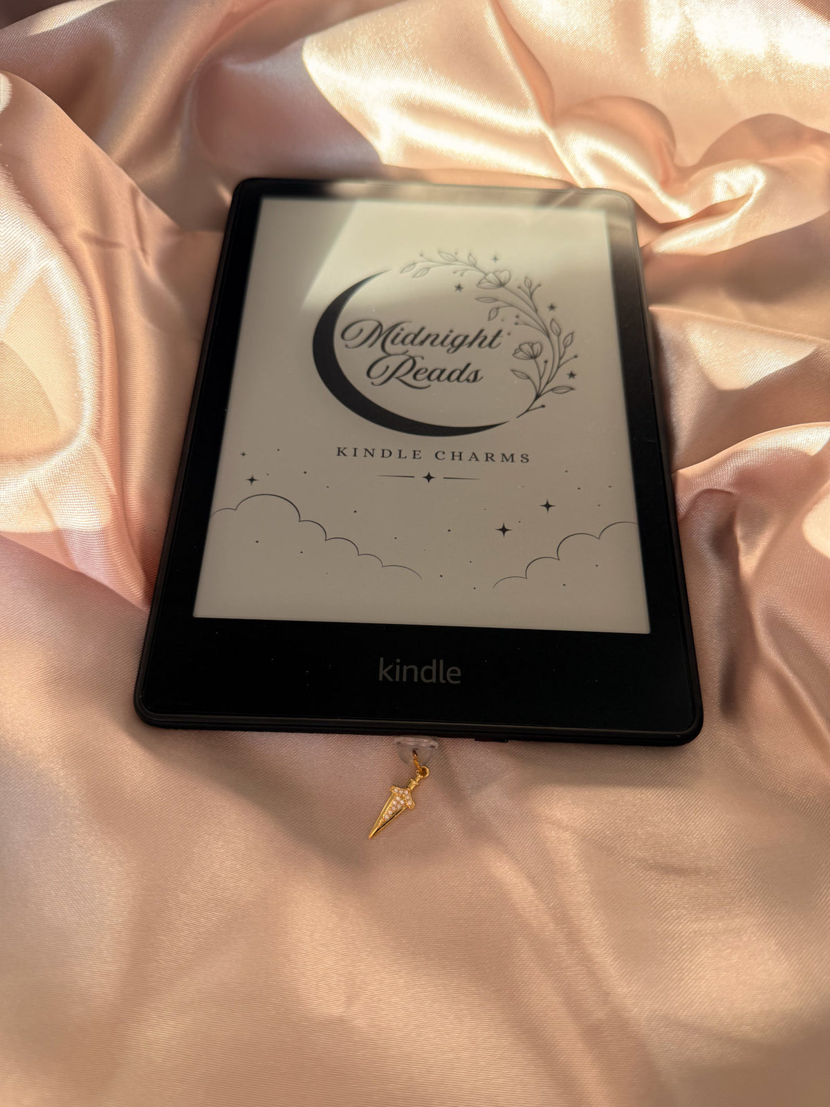 Golden Dagger Kindle Charm